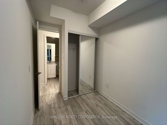 543 SW - 121 Lower Sherbourne St