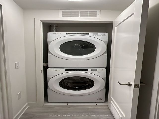 543 SW - 121 Lower Sherbourne St