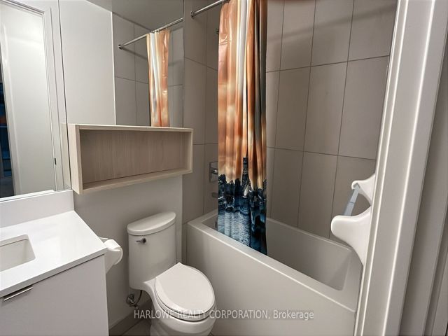543 SW - 121 Lower Sherbourne St