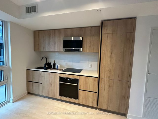 416 - 117 Broadway Ave