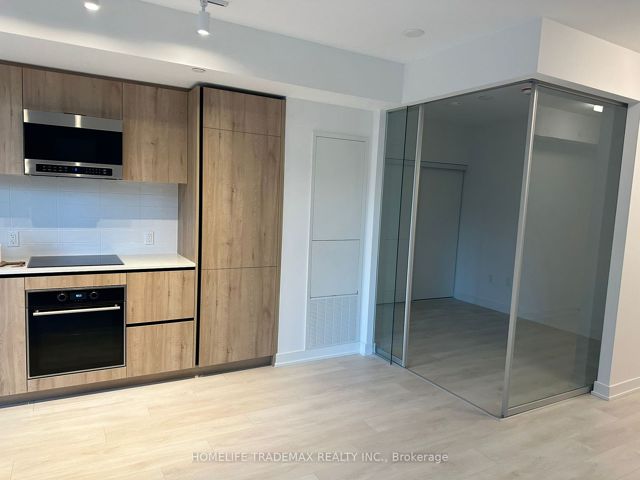 416 - 117 Broadway Ave