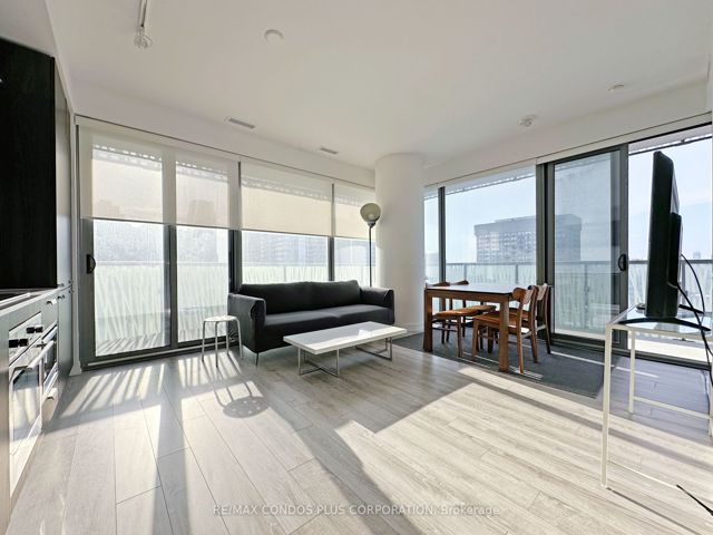 3209 - 50 Charles St E