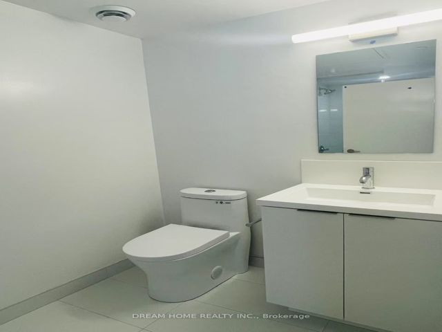 2017 - 230 Simcoe St