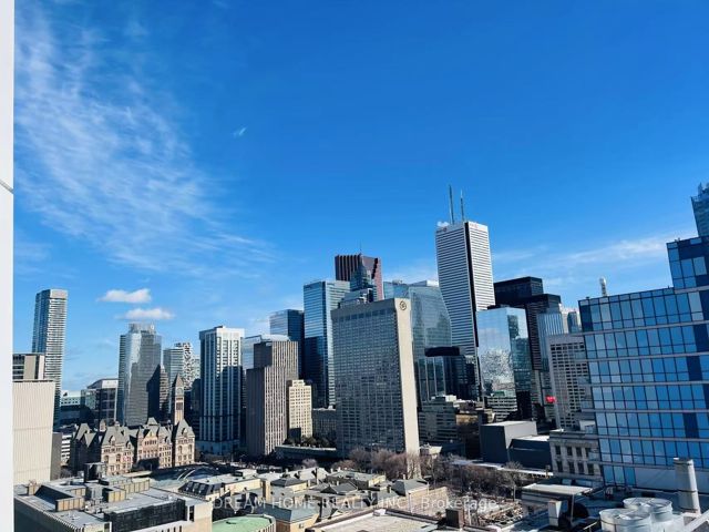 2017 - 230 Simcoe St