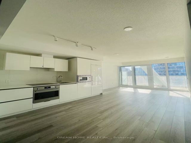 2017 - 230 Simcoe St