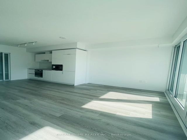 2017 - 230 Simcoe St