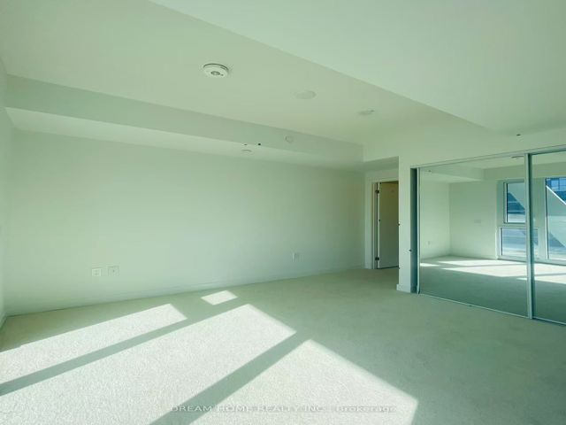 2017 - 230 Simcoe St
