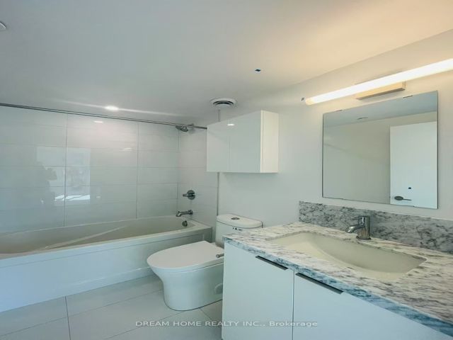 2017 - 230 Simcoe St