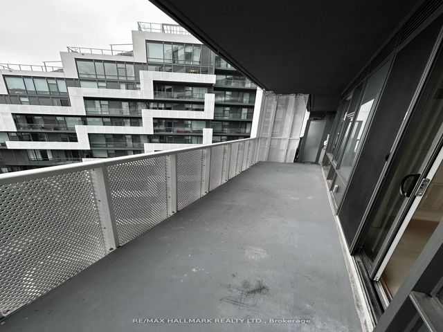 905 - 25 Adra Grado Way