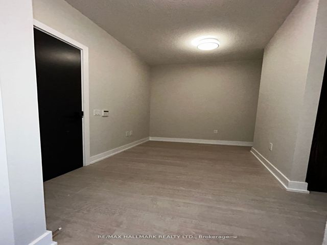 905 - 25 Adra Grado Way
