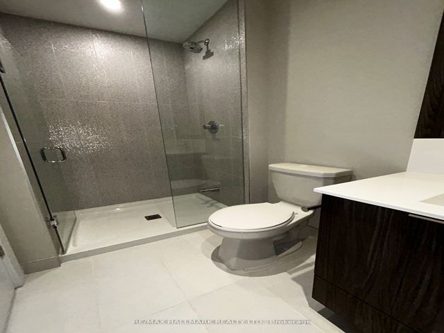 905 - 25 Adra Grado Way