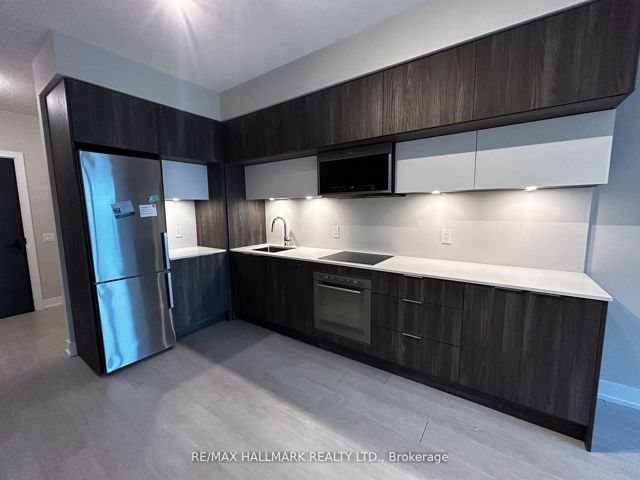 905 - 25 Adra Grado Way