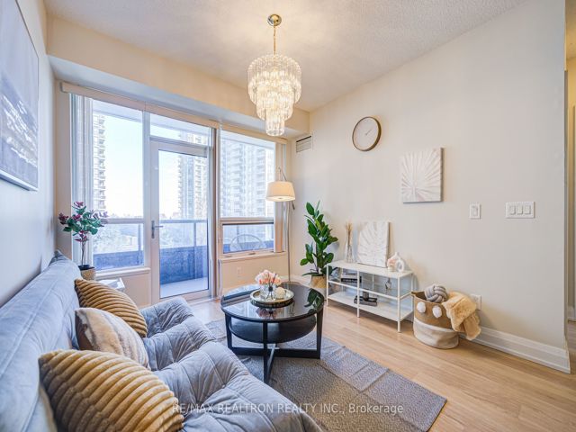 407 - 2 Anndale Dr