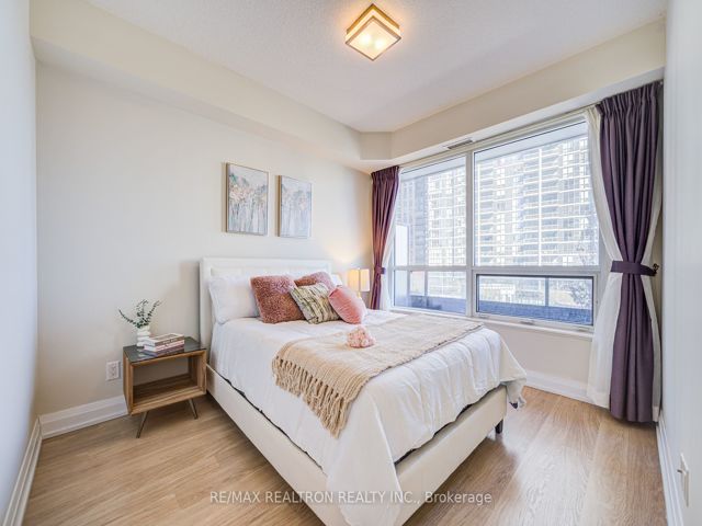 407 - 2 Anndale Dr