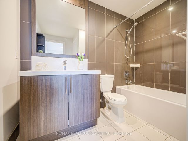 407 - 2 Anndale Dr