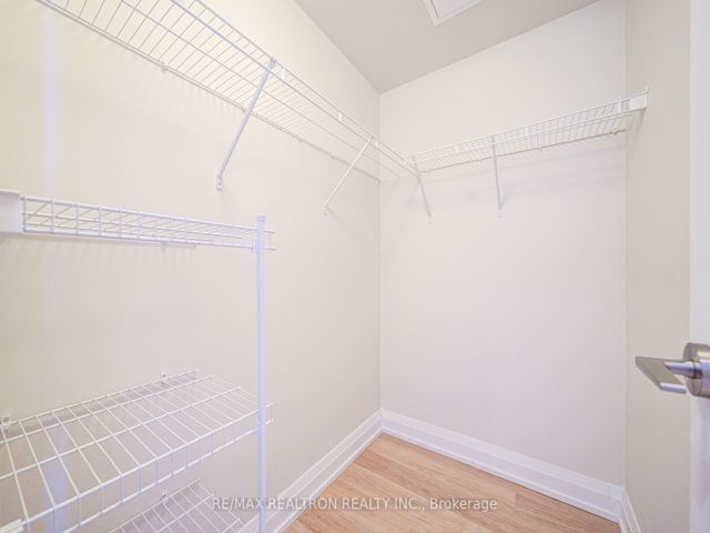 407 - 2 Anndale Dr