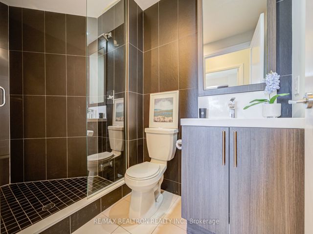 407 - 2 Anndale Dr