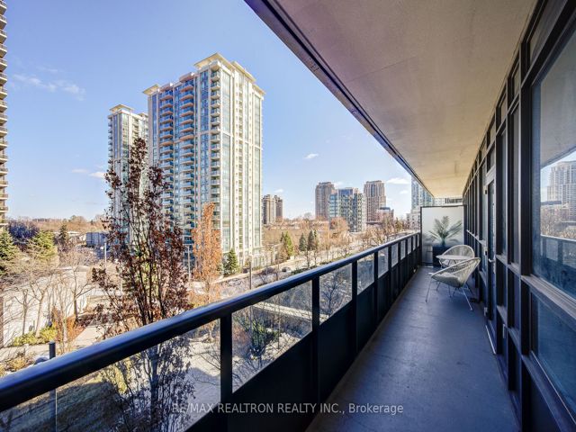 407 - 2 Anndale Dr