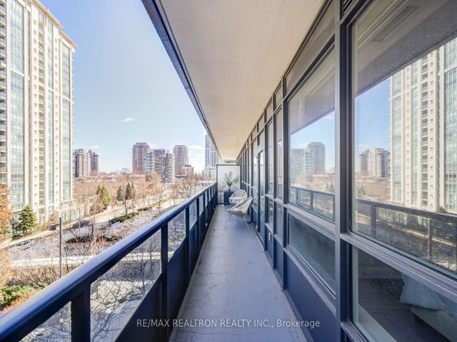 407 - 2 Anndale Dr