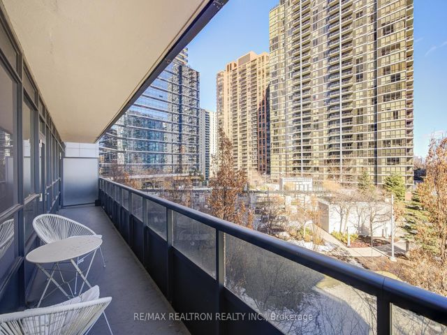 407 - 2 Anndale Dr