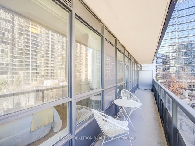 407 - 2 Anndale Dr