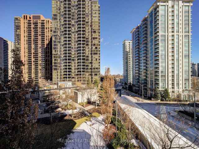 407 - 2 Anndale Dr