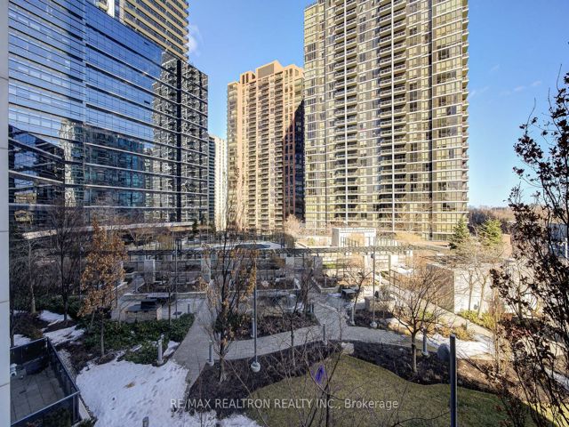 407 - 2 Anndale Dr