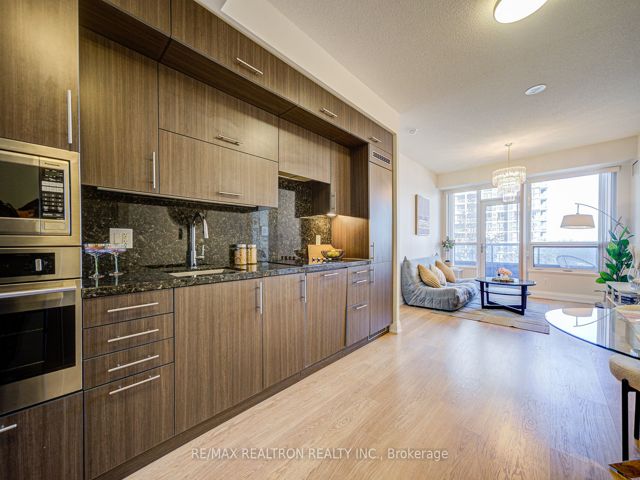 407 - 2 Anndale Dr