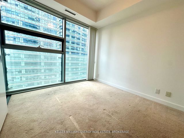 1409 - 12 York St