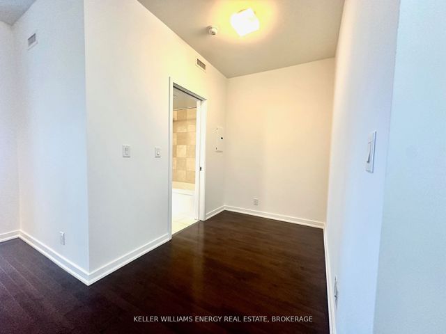 1409 - 12 York St