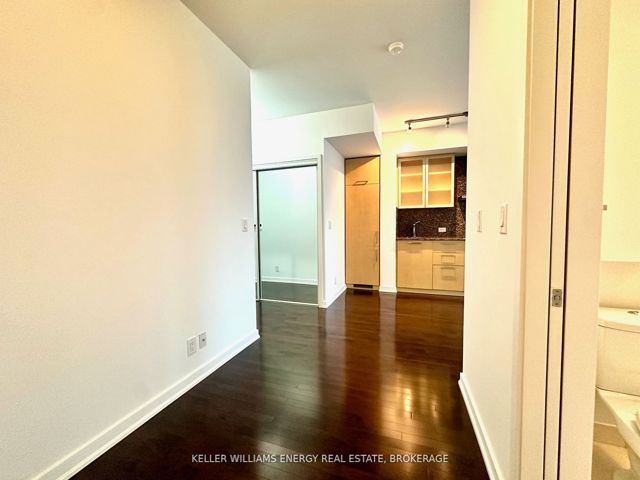 1409 - 12 York St