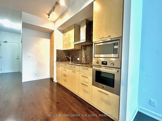 1409 - 12 York St
