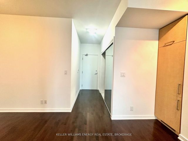 1409 - 12 York St