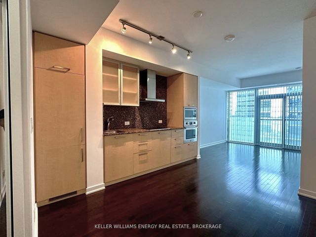 1409 - 12 York St