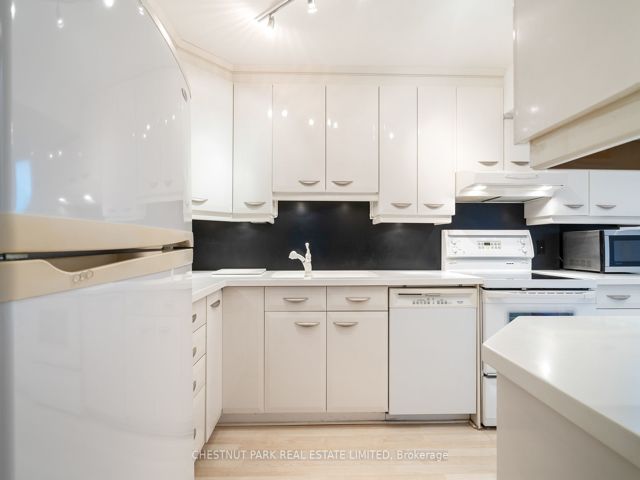 410 - 278 Bloor St E
