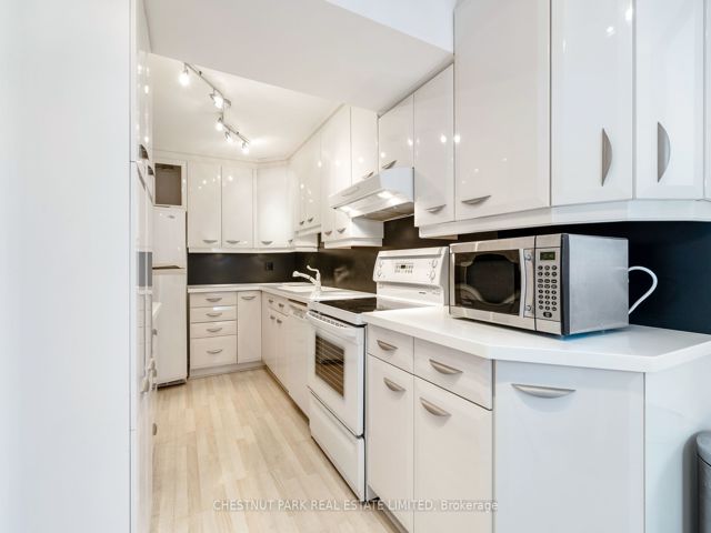 410 - 278 Bloor St E