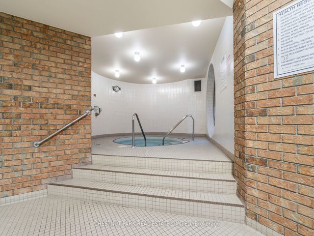 410 - 278 Bloor St E