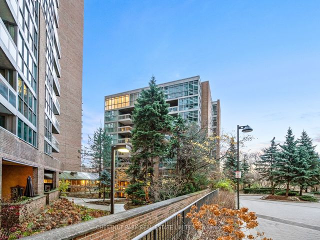 410 - 278 Bloor St E