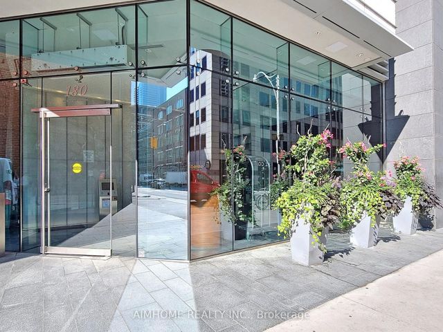5004 - 180 University Ave