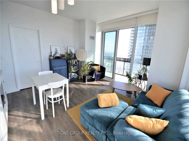 3602 - 8 Eglinton Ave E
