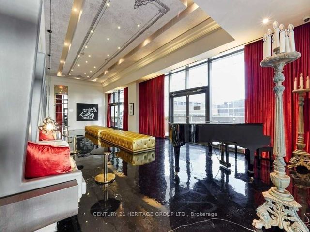 2410 - 197 Yonge St