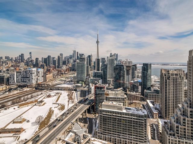 Lph02 - 219 Fort York Blvd