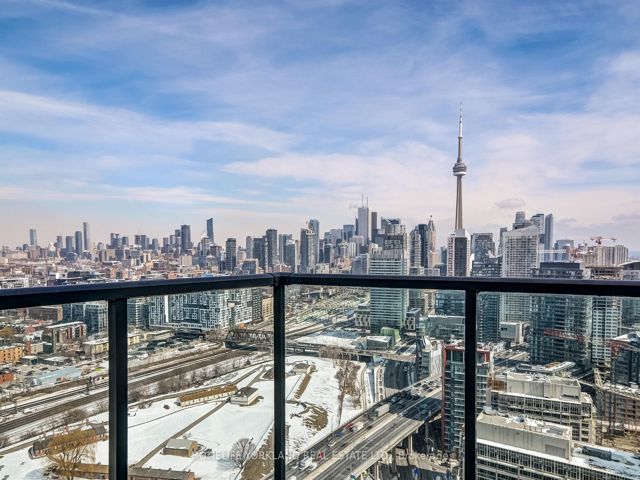 Lph02 - 219 Fort York Blvd