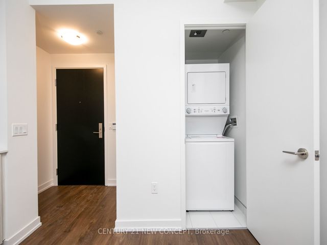 306 - 158 Front St