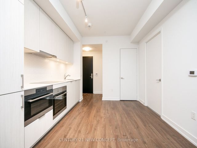 306 - 158 Front St