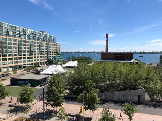 507 - 218 Queens Quay W