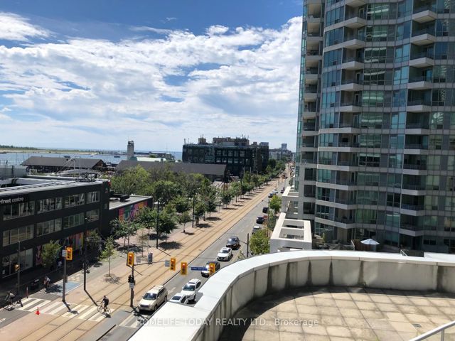 507 - 218 Queens Quay W