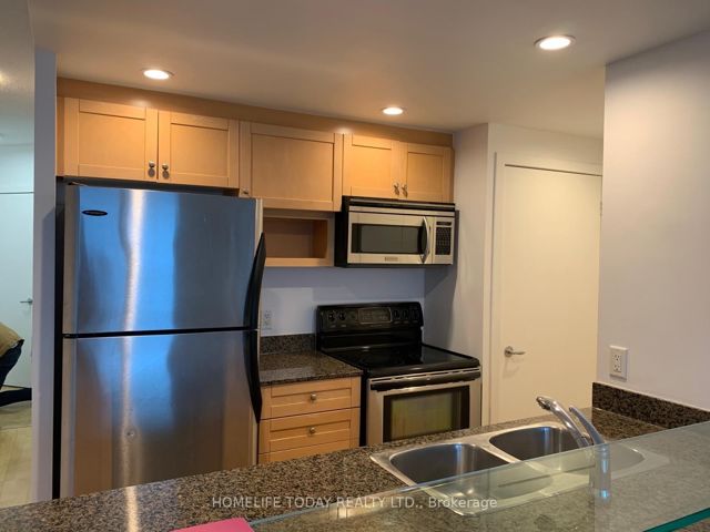 507 - 218 Queens Quay W