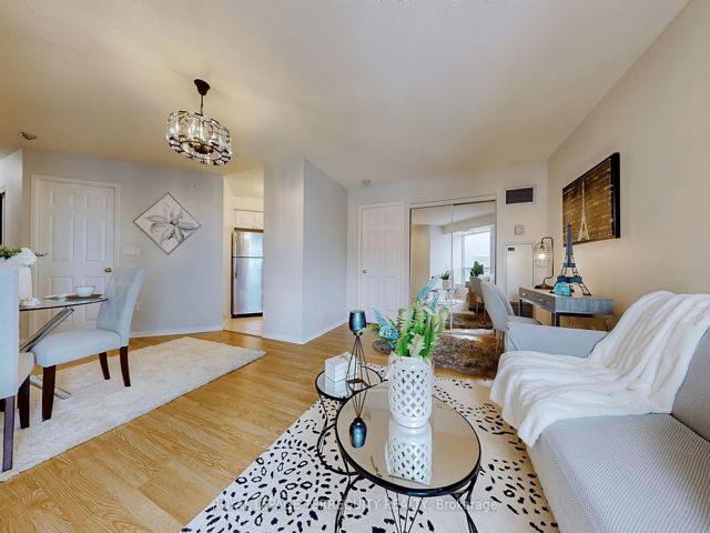 PH00 - 18 Pemberton Ave
