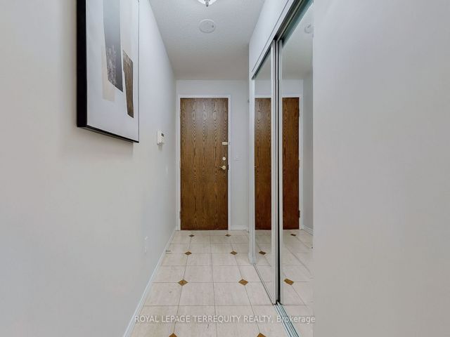 PH00 - 18 Pemberton Ave